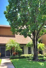 Building Photo - 323 Sandtree Dr