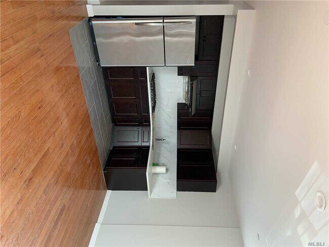 Foto del edificio - 92-01 48th Ave