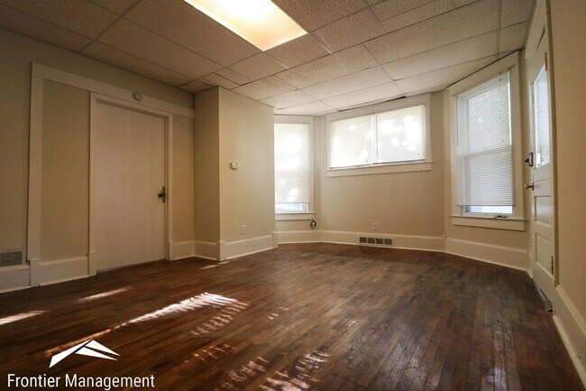 Building Photo - 901 Osage St