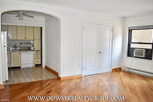 Building Photo - 1 br, 1 bath  - 1400 N Lake Shore Dr Apt 19M