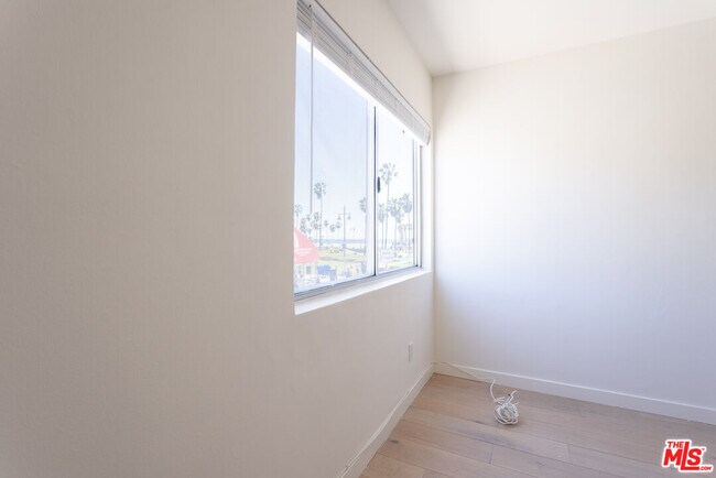 Foto del edificio - 1313 Ocean Front Walk