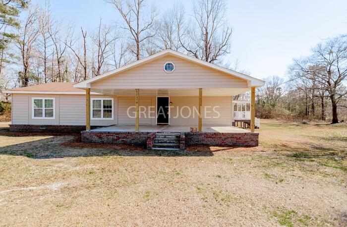 Primary Photo - 11376 Lee County Rd 240
