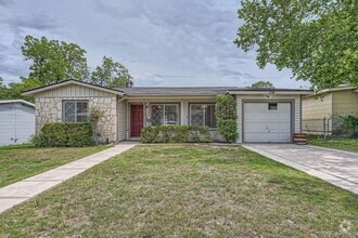 Building Photo - 114 Addax Dr