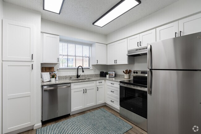 2 habitaciones, 2 baños - 1070 pies cuadrados - Cocina - The Wexley Apartments