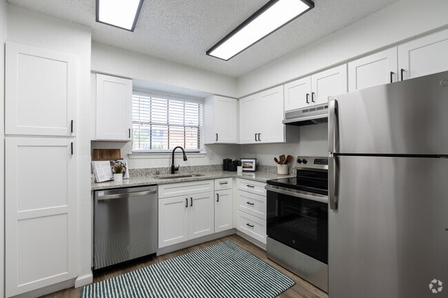 2BR, 2BA - 1,070SF - Kitchen - The Wexley Apartments