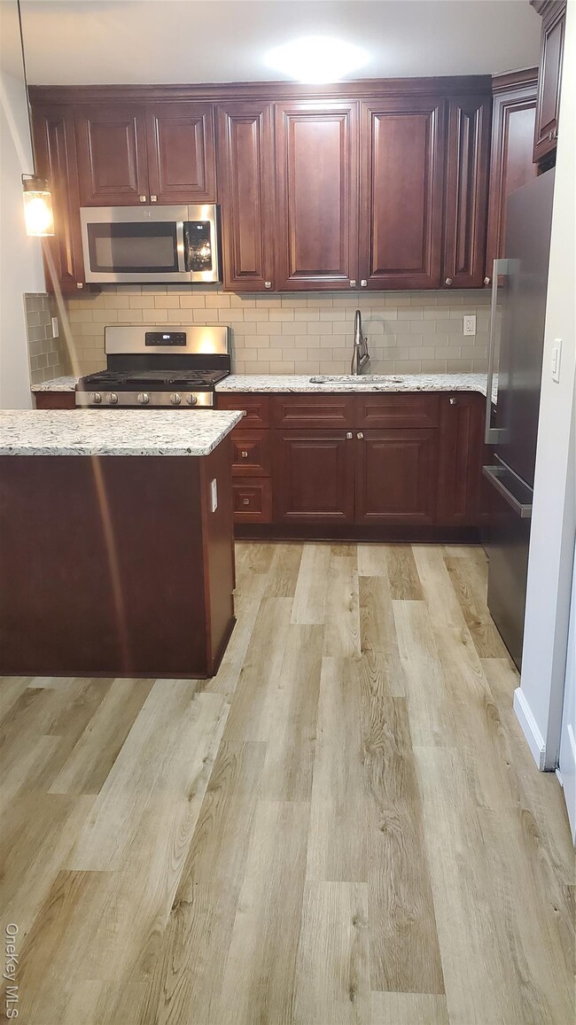 Foto del edificio - 460 Old Town Rd