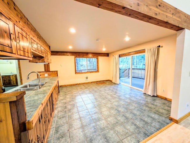 Foto del edificio - Cozy Northwest Living in Lake Minterwood – Spacious Home with Garage