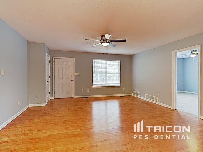Building Photo - 213 Martins COurt