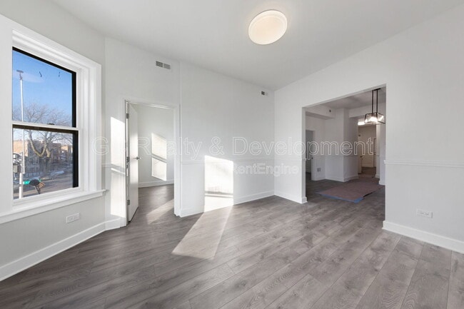 Foto del edificio - 6401 S Eberhart Ave