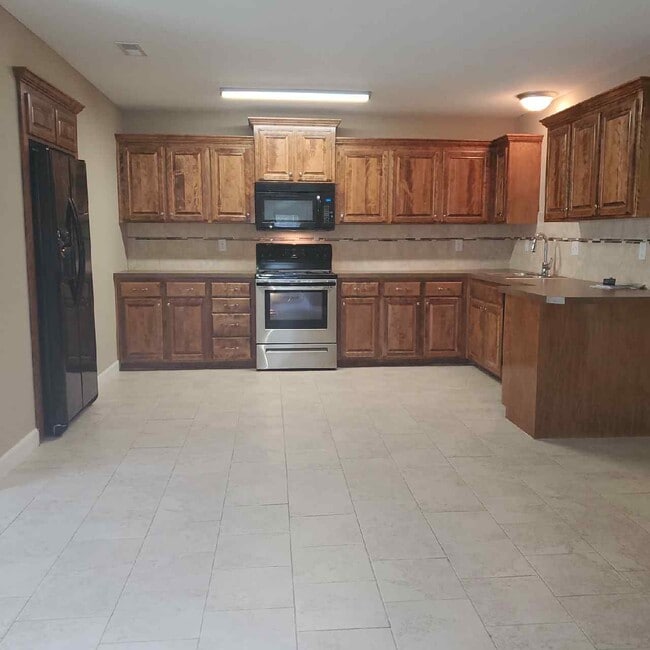 Building Photo - 901 W Gay St