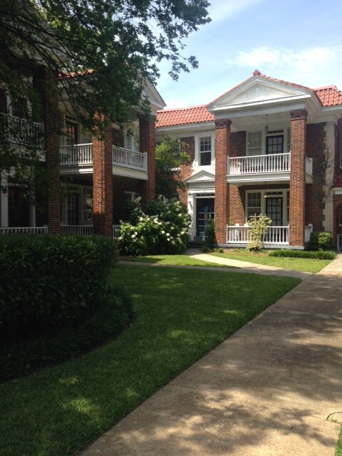 Foto principal - 1975 Vineville Ave