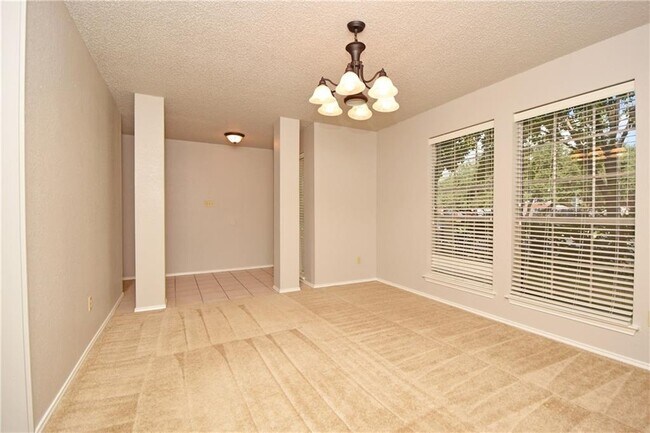 Foto del edificio - 7509 Napier Trail