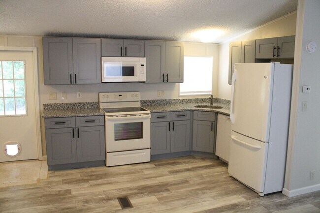 Foto del edificio - Updated mobile home in the country