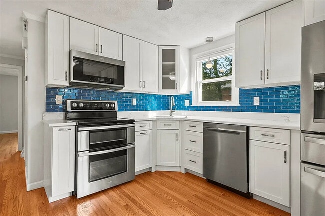 Building Photo - Peacefully tucked away this turnkey Gambre...