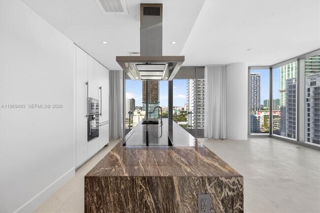 Foto del edificio - 700 NE 26th Terrace