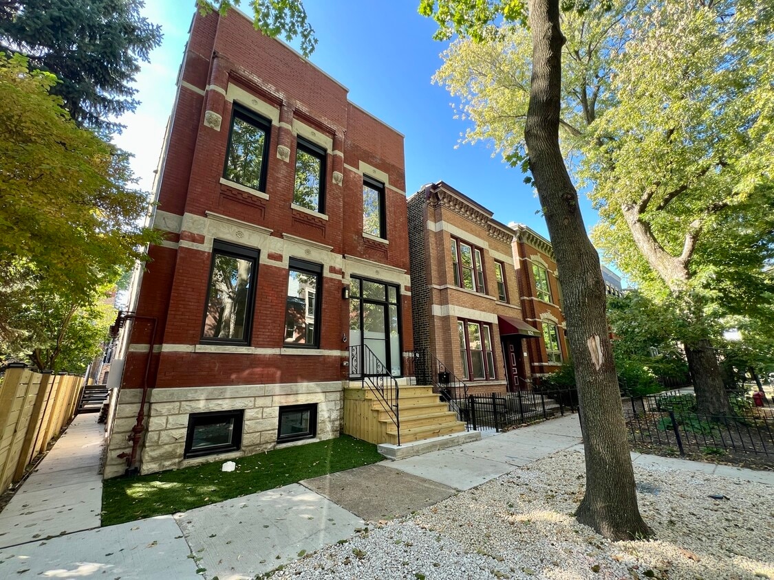 Primary Photo - 822 N Winchester Ave