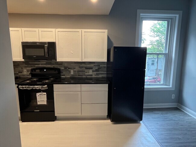 Foto del edificio - 1006 F St NE