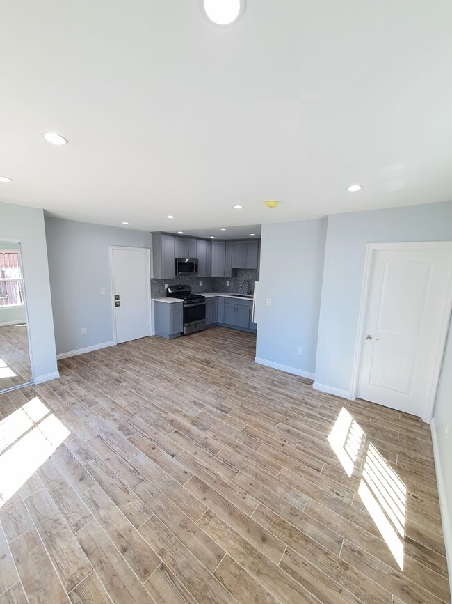 Building Photo - 615 S Rampart Blvd