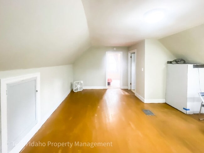 Foto del edificio - 811 E 6th St