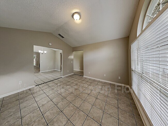 Building Photo - 203 Prindle Dr E