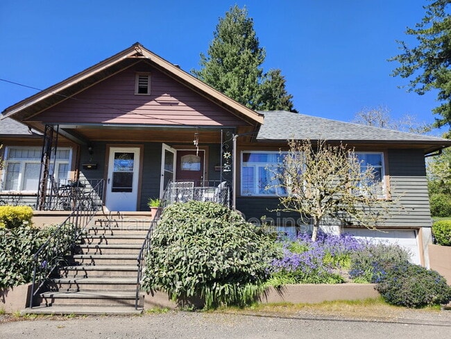 Building Photo - 4 Webster Pl