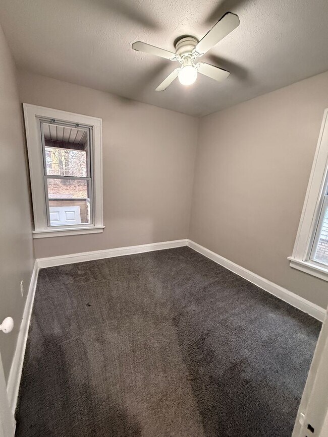 Foto del edificio - 3645 E 146th St