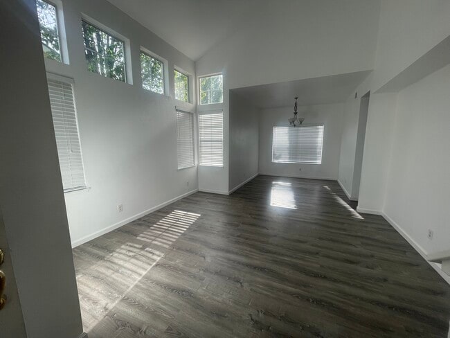 Building Photo - 4939 Pine Nut Way