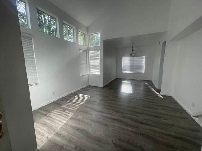 Foto del edificio - 4939 Pine Nut Way
