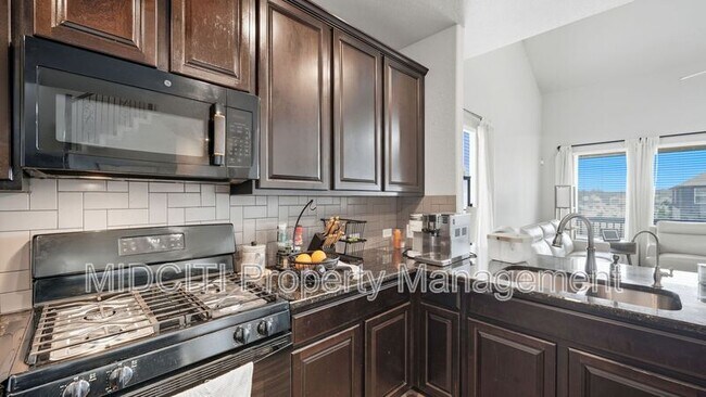 Foto del edificio - 6370 Tarrant Hl