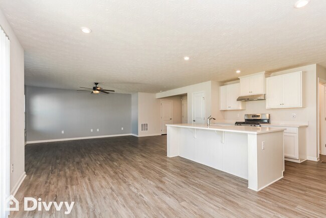 Building Photo - 7453 Timber Valley Dr