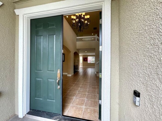 Building Photo - Mediterranean-style 5-bedroom in Seaside H...