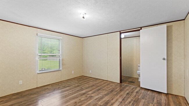 Building Photo - 91 Maple Ln