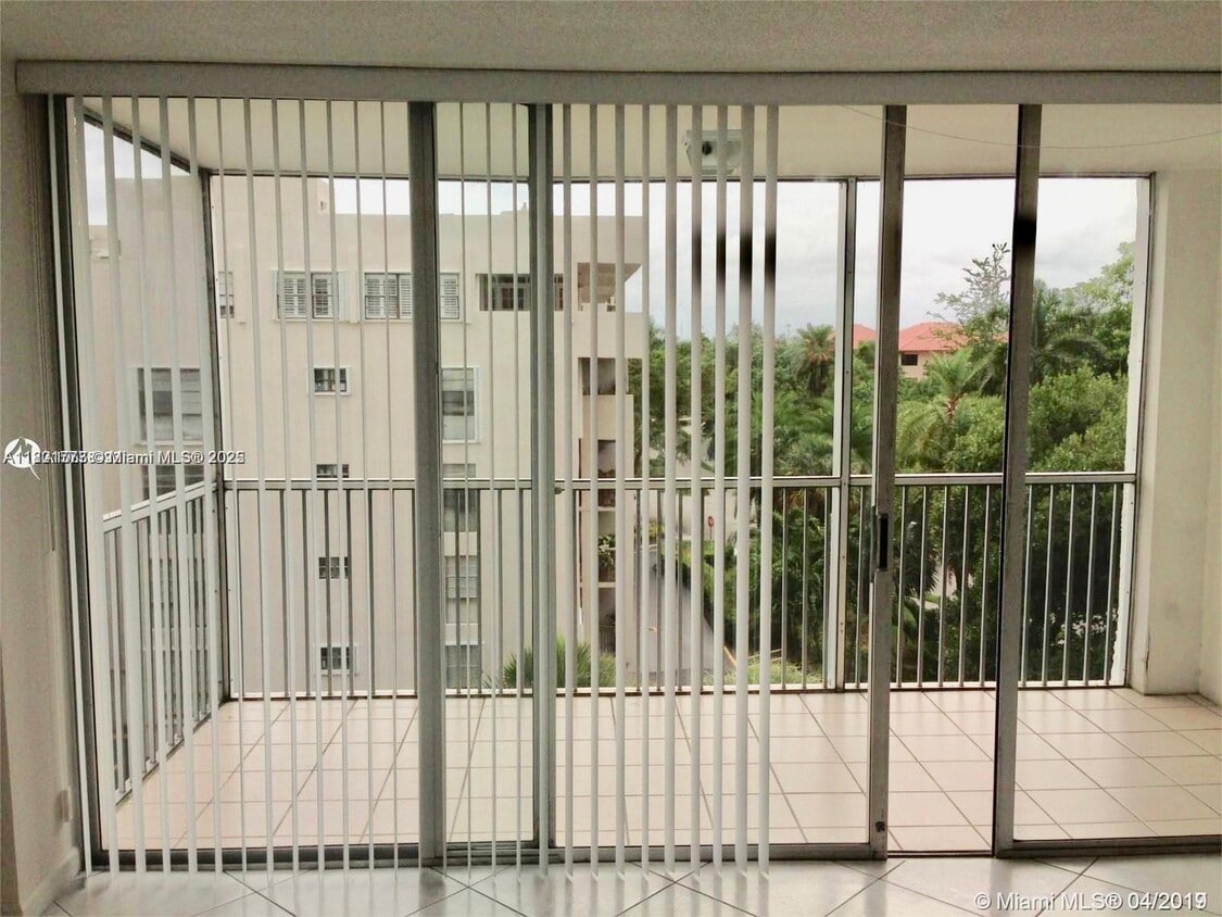 Foto principal - 150 Ocean Lane Dr
