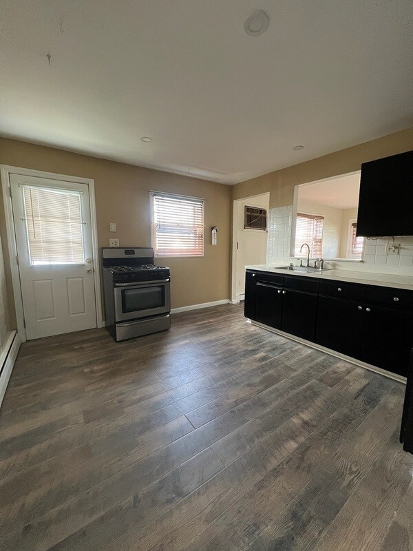 Foto del edificio - 173 Woodbridge Ave
