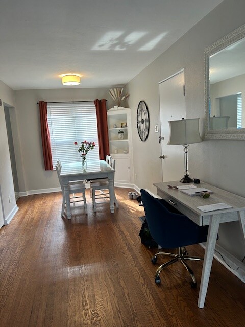 Foto principal - 6219 Nagel Ave
