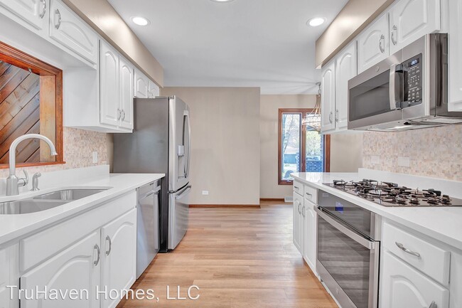 Building Photo - 3 br, 2.5 bath House - 560 West Greenacres...