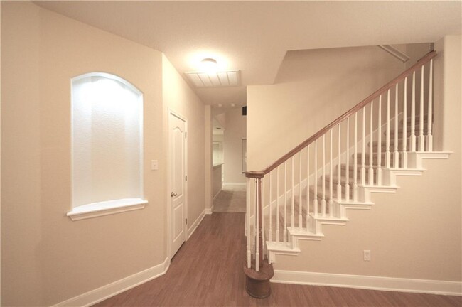 Building Photo - 11 Green Terrace Cove