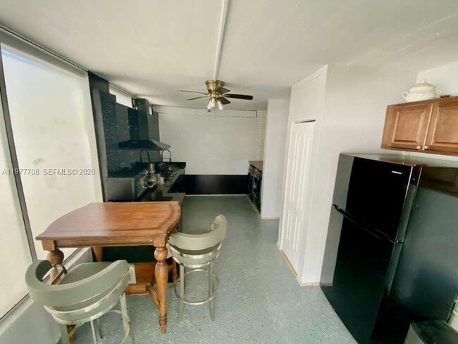 Building Photo - 7110 Hope St