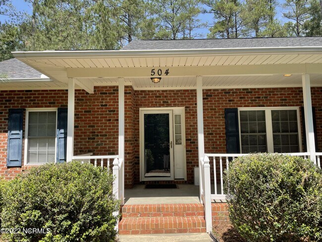 Building Photo - 504 Shelton Dr