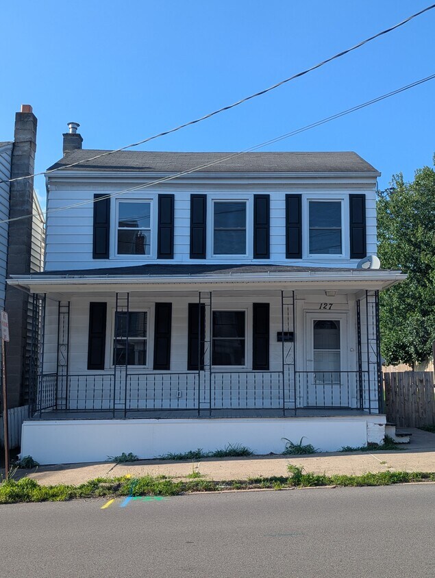 Primary Photo - 127 Center St