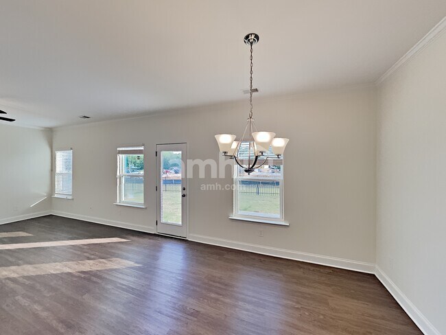 Building Photo - 596 Woodall Rd