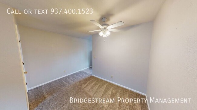 Foto del edificio - Luxury 2 bedroom, 1 bath unit with carport...