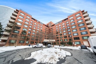 Building Photo - 1021 Arlington Blvd