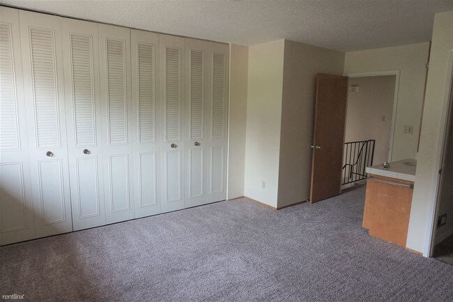 Foto del edificio - 5994 Lake Crest Way