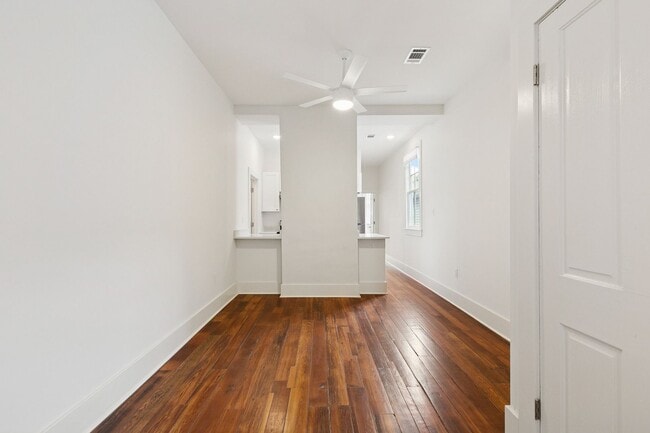 Photo - 2318 St Andrew St Apartment