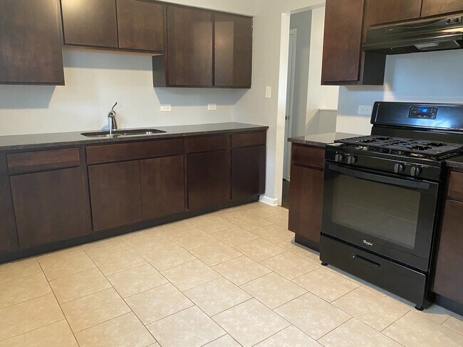 Building Photo - 3314 Birchwood Dr
