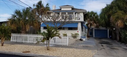 Building Photo - 7309 Coquina Way