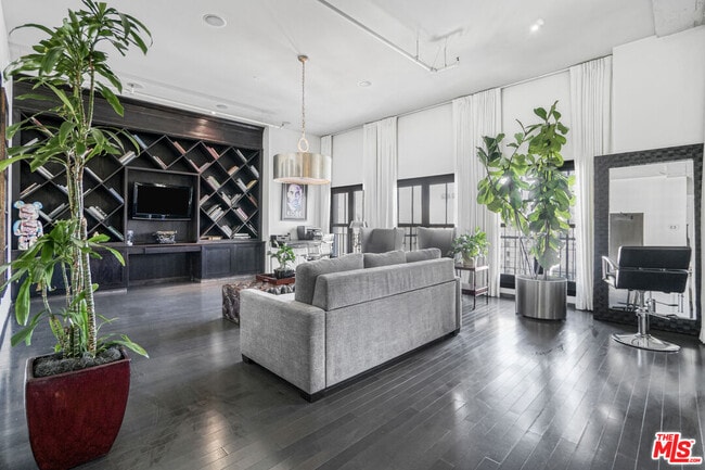 Foto del edificio - 1645 Vine St