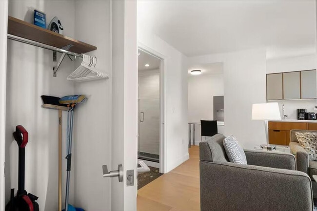 Foto del edificio - 420 E 54th St