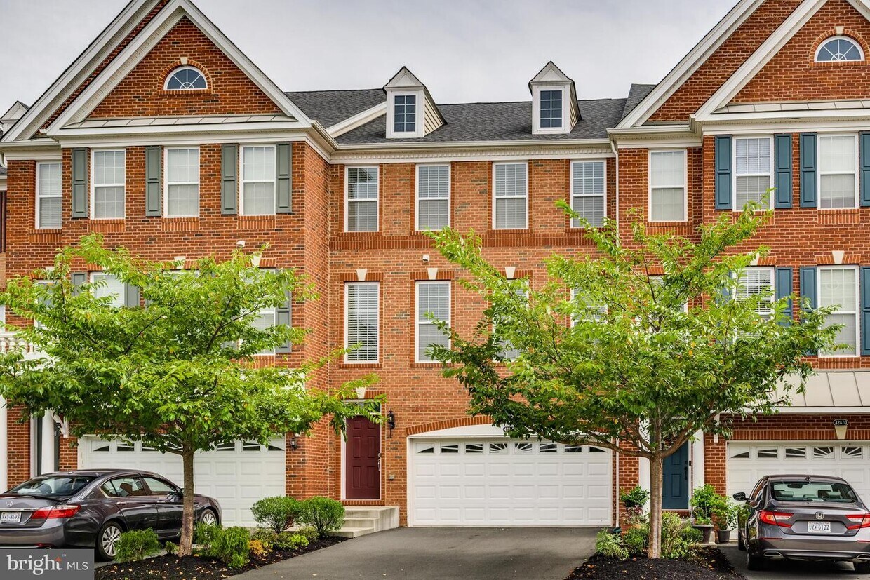 42868 Edgegrove Heights Terrace, Ashburn, VA 20148 Townhome Rentals